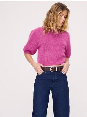 BiBi Fuzzy Puff-Sleeve Cropped Sweater in Hot Pink